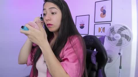 Ema louisx  online show from 01/08/25, 12:47