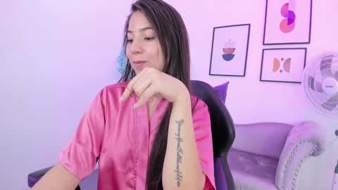 Ema louisx  online show from 01/14/25, 04:50