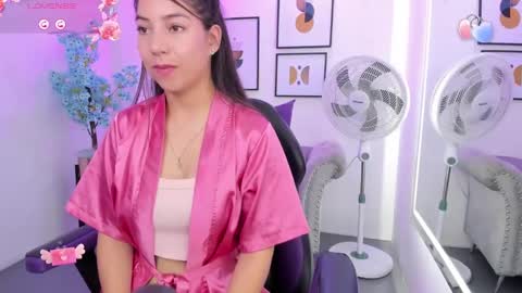 Ema louisx  online show from 02/13/25, 04:50