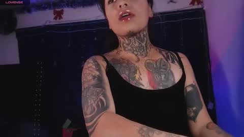 ema_ploxx online show from 02/01/26, 01:26