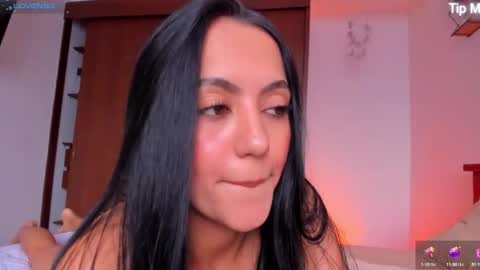 Snapshot of ema_rose69 chatting on 09/18/25, 03:03 online show from 09/18/25, 03:03