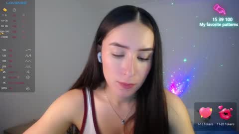 Snapshot of emaa_martins chatting on 12/19/24, 10:53 Emaa online show from 12/19/24, 10:53