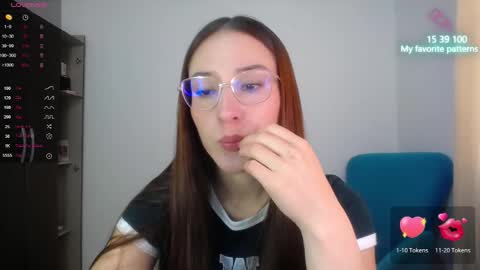 Snapshot of emaa_martins chatting on 10/02/25, 07:10 Emaa online show from 10/02/25, 07:10