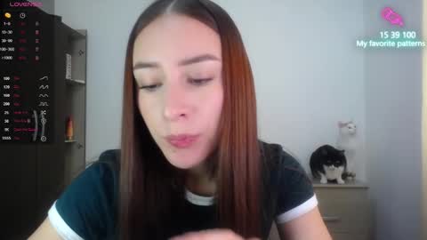 Snapshot of emaa_martins chatting on 10/28/25, 06:21 Emaa online show from 10/28/25, 06:21