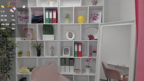 Snapshot of emabrownie chatting on 01/09/25, 05:33 EmaBrownie online show from 01/09/25, 05:33