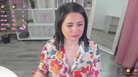 Snapshot of emabrownie chatting on 02/02/25, 11:11 EmaBrownie online show from 02/02/25, 11:11