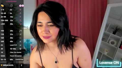 Snapshot of emabrownie chatting on 10/28/25, 05:59 EmaBrownie online show from 10/28/25, 05:59