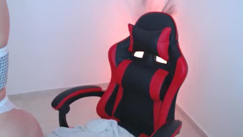 Snapshot of emacop chatting on 10/16/25, 02:18 SAMANTA online show from 10/16/25, 02:18