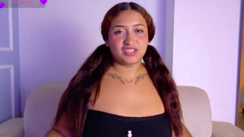 Snapshot of emagreen_ chatting on 12/13/25, 08:04 Emma online show from 12/13/25, 08:04