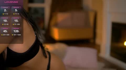 Snapshot of emahallee chatting on 11/21/25, 04:33 Ema online show from 11/21/25, 04:33