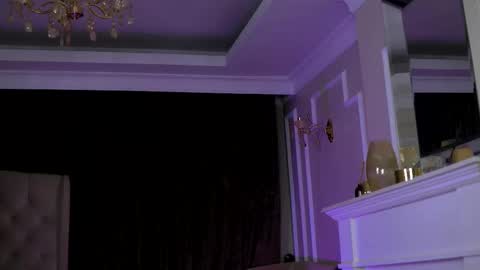 Snapshot of emahallee chatting on 02/13/26, 03:24 Ema online show from 02/13/26, 03:24