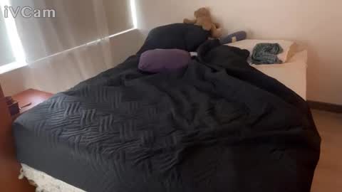 Snapshot of emanuell___ chatting on 03/25/26, 11:27 emanuell___ online show from 03/25/26, 11:27