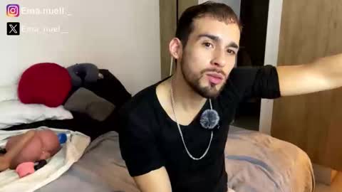 Snapshot of emanuell___ chatting on 04/21/26, 02:04 emanuell___ online show from 04/21/26, 02:04