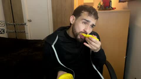 Snapshot of emanuell___ chatting on 06/15/26, 10:56 emanuell___ online show from 06/15/26, 10:56