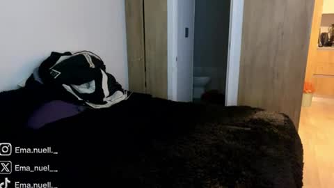 Snapshot of emanuell___ chatting on 07/03/26, 02:07 emanuell___ online show from 07/03/26, 02:07