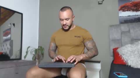 Snapshot of emanuelspencer chatting on 11/10/25, 05:34 emanuelspencer online show from 11/10/25, 05:34