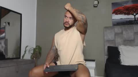 Snapshot of emanuelspencer chatting on 11/13/25, 03:05 emanuelspencer online show from 11/13/25, 03:05