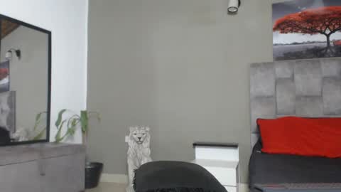 Snapshot of emanuelspencer chatting on 11/20/25, 12:11 emanuelspencer online show from 11/20/25, 12:11