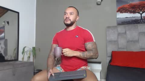 Snapshot of emanuelspencer chatting on 11/24/25, 01:00 emanuelspencer online show from 11/24/25, 01:00