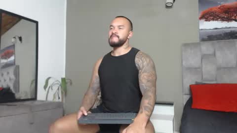 Snapshot of emanuelspencer chatting on 11/27/25, 04:03 emanuelspencer online show from 11/27/25, 04:03