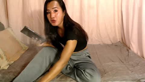 Snapshot of emarie91 chatting on 01/28/25, 08:57 Trans cummer online show from 01/28/25, 08:57