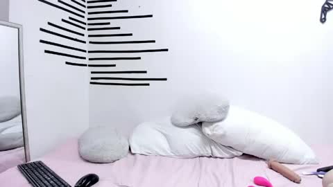 Snapshot of emawalker_ chatting on 05/23/26, 08:24 Ema Walker online show from 05/23/26, 08:24
