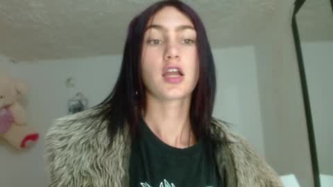 ember57607 online show from 02/02/25, 09:40