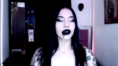 Snapshot of emearld_black chatting on 12/14/24, 09:51 Emerald Black online show from 12/14/24, 09:51