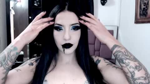 Snapshot of emearld_black chatting on 09/14/25, 07:07 Emerald Black online show from 09/14/25, 07:07