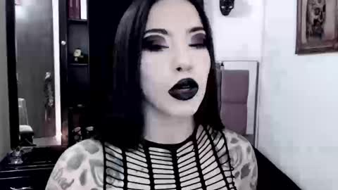 Snapshot of emearld_black chatting on 09/25/25, 03:54 Emerald Black online show from 09/25/25, 03:54