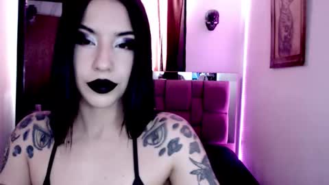 Snapshot of emearld_black chatting on 03/29/26, 06:19 Emerald Black online show from 03/29/26, 06:19