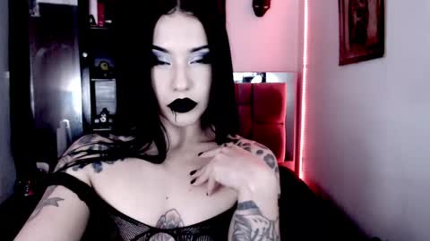 Snapshot of emearld_black chatting on 04/27/26, 01:36 Emerald Black online show from 04/27/26, 01:36