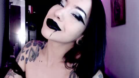 Snapshot of emearld_black chatting on 05/23/26, 03:56 Emerald Black online show from 05/23/26, 03:56