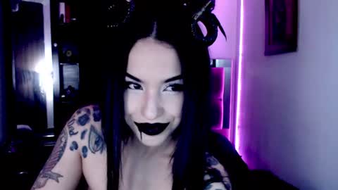 Snapshot of emearld_black chatting on 06/13/26, 05:16 Emerald Black online show from 06/13/26, 05:16