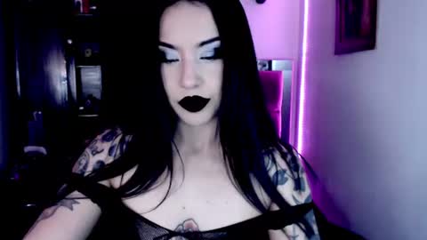Snapshot of emearld_black chatting on 06/15/26, 03:42 Emerald Black online show from 06/15/26, 03:42