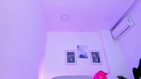 emelie_89 online show from 02/15/25, 06:12