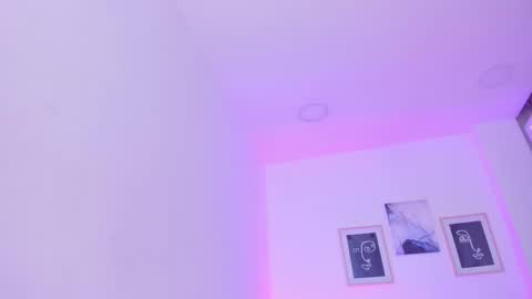 emelie_89 online show from 03/08/25, 12:20