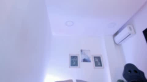 emelie_89 online show from 10/21/25, 12:17