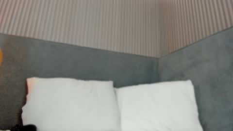 emelie_89 online show from 12/22/25, 11:40