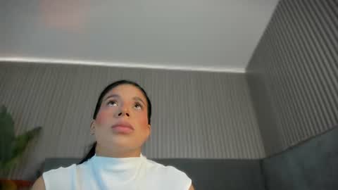 Snapshot of emelie_89 chatting on 06/13/26, 11:41 emelie_89 online show from 06/13/26, 11:41