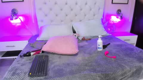 Emily  online show from 12/06/24, 05:42