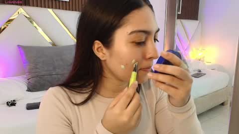 Snapshot of emelie_ch_ chatting on 04/08/26, 03:50 Emily online show from 04/08/26, 03:50