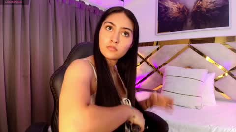 Snapshot of emelie_ch_ chatting on 05/03/26, 09:04 Emily online show from 05/03/26, 09:04