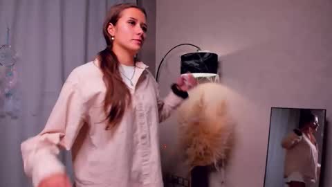 Snapshot of emelineweeman chatting on 11/02/25, 01:30 Emma online show from 11/02/25, 01:30