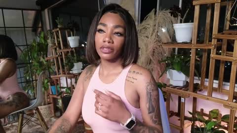 Snapshot of emely_brandon_ chatting on 12/12/24, 02:26 anyelii online show from 12/12/24, 02:26