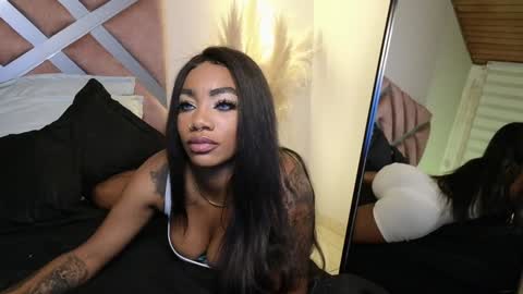 Snapshot of emely_brandon_ chatting on 01/25/25, 03:30 anyelii online show from 01/25/25, 03:30