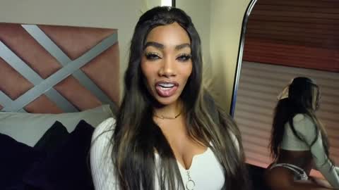 Snapshot of emely_brandon_ chatting on 02/08/25, 11:24 anyelii online show from 02/08/25, 11:24