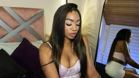 Snapshot of emely_brandon_ chatting on 02/15/25, 01:31 anyelii online show from 02/15/25, 01:31