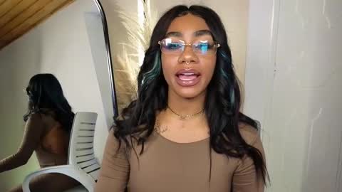 Snapshot of emely_brandon_ chatting on 03/12/25, 04:46 anyelii online show from 03/12/25, 04:46