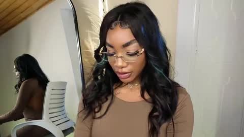 Snapshot of emely_brandon_ chatting on 03/12/25, 07:49 anyelii online show from 03/12/25, 07:49